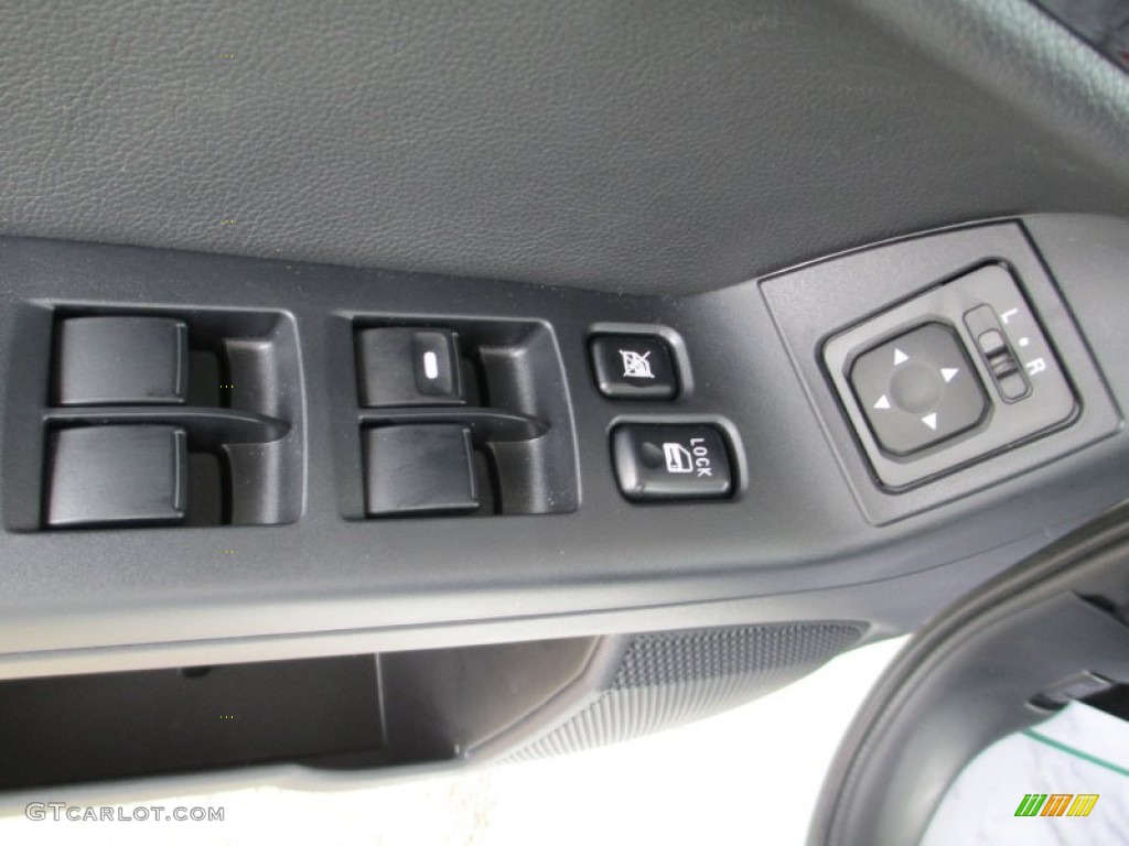 2013 Mitsubishi Lancer Evolution GSR Controls Photo #83282220