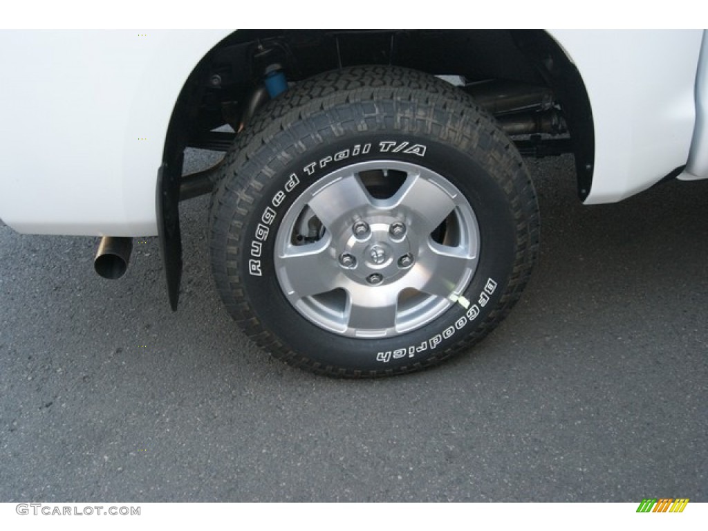 2013 Tundra Limited CrewMax 4x4 - Super White / Graphite photo #9