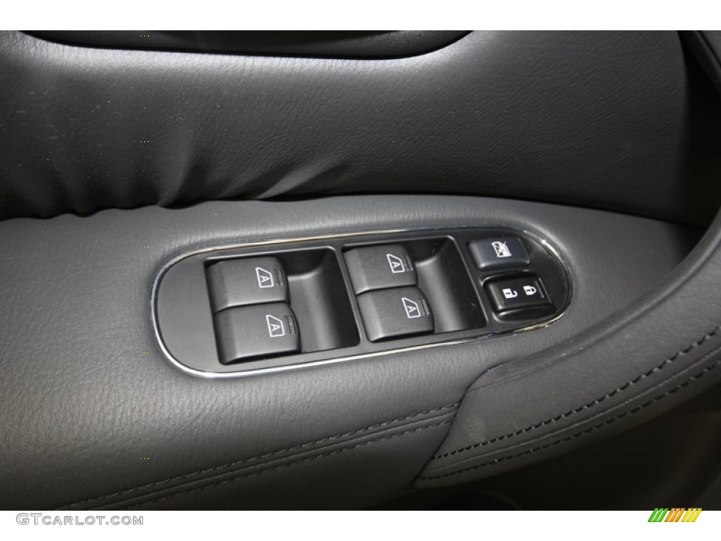 2012 Infiniti QX 56 Controls Photo #83286587
