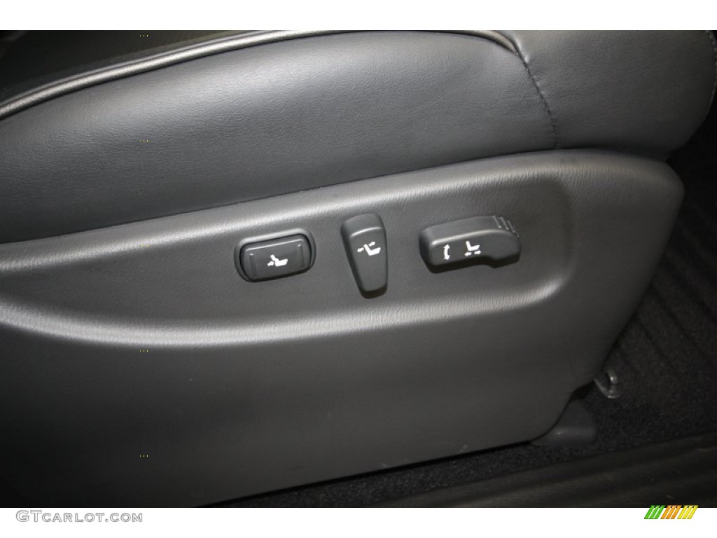 2012 Infiniti QX 56 Controls Photo #83287319