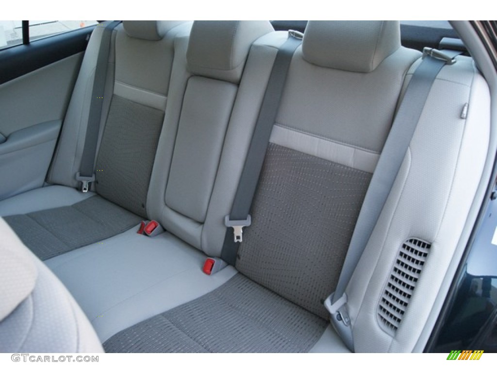 2013 Camry Hybrid XLE - Cosmic Gray Metallic / Light Gray photo #7