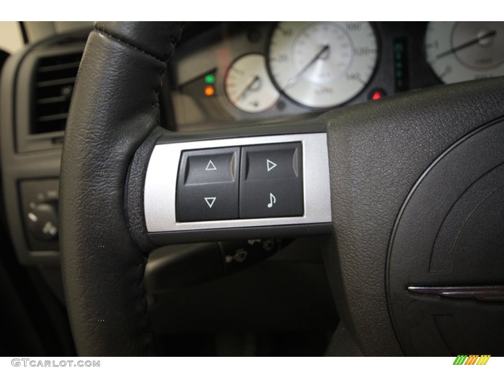 2010 Chrysler 300 Touring Controls Photos