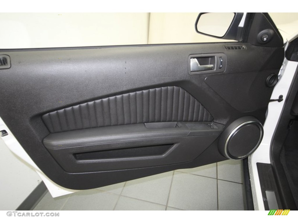 2010 Ford Mustang Shelby GT500 Coupe Door Panel Photos