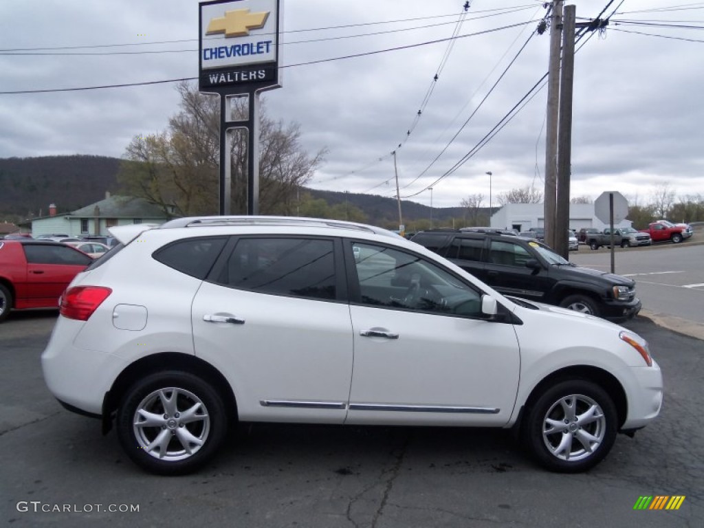 2011 Rogue S AWD - Pearl White / Gray photo #2