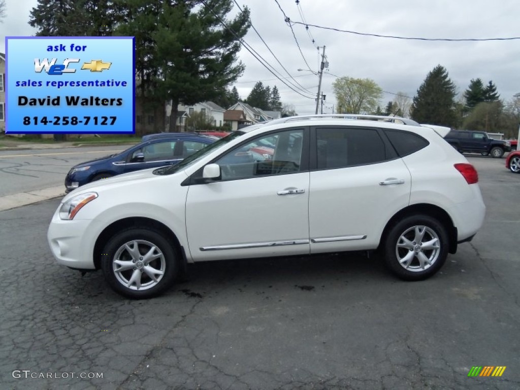 2011 Rogue S AWD - Pearl White / Gray photo #7