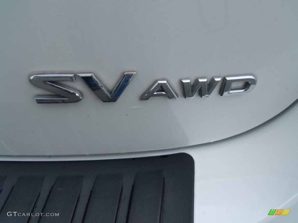 2011 Rogue S AWD - Pearl White / Gray photo #10