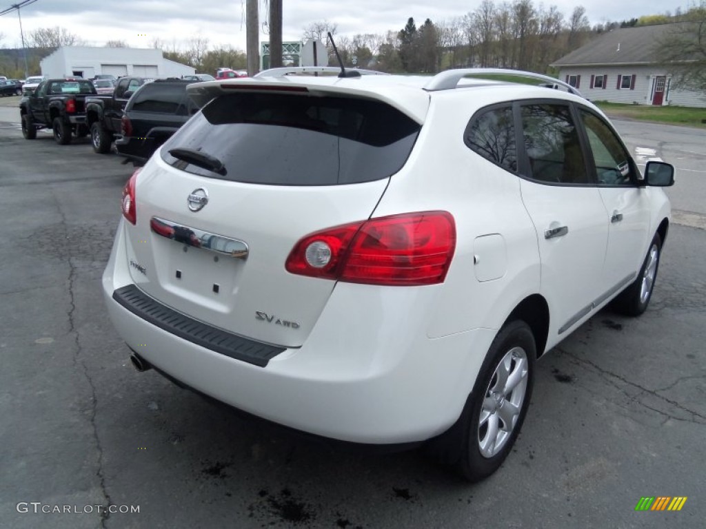 2011 Rogue S AWD - Pearl White / Gray photo #11