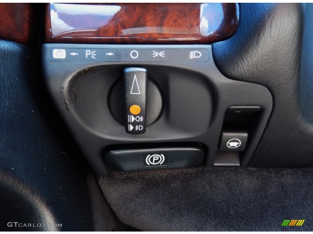 1998 Mercedes-Benz S 420 Sedan Controls Photo #83296211