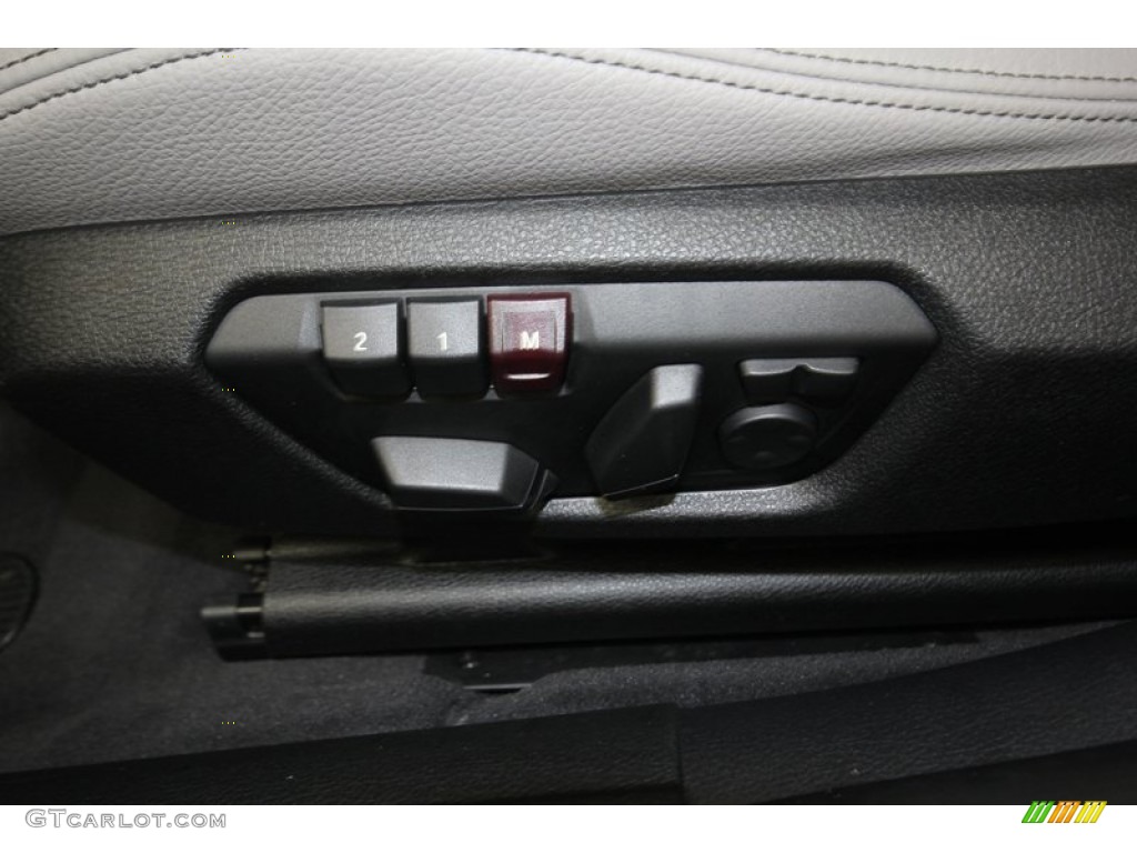 2012 BMW 3 Series 328i Sedan Controls Photo #83296311