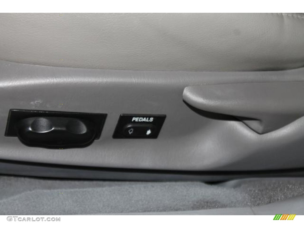 2001 Sable LS Premium Sedan - Silver Frost Metallic / Medium Graphite photo #42