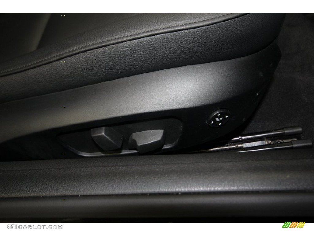 2011 Z4 sDrive30i Roadster - Jet Black / Black photo #30