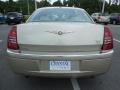 Linen Gold Metallic - 300 C HEMI Photo No. 7