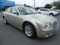 Linen Gold Metallic - 300 C HEMI Photo No. 10