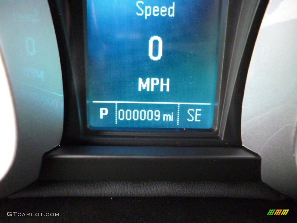 2013 Equinox LS AWD - Summit White / Light Titanium/Jet Black photo #20