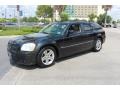 2005 Brilliant Black Crystal Pearl Dodge Magnum R/T  photo #2