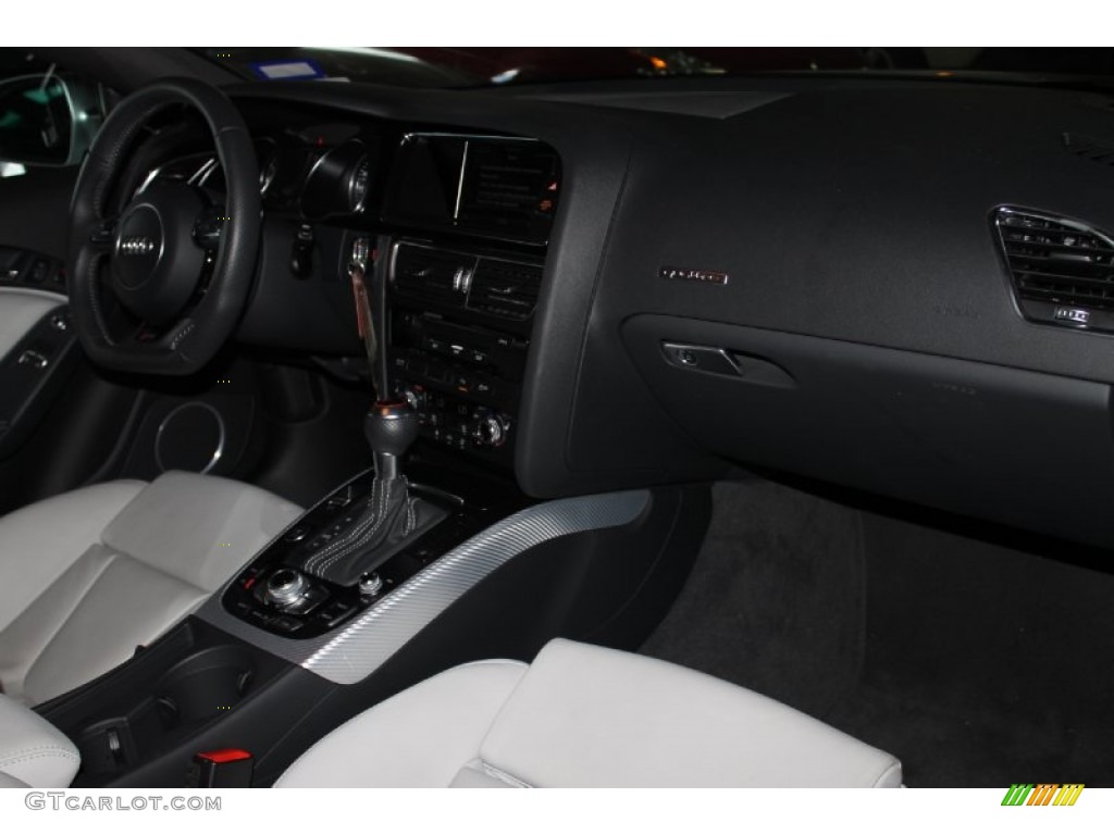 2013 Audi RS 5 4.2 FSI quattro Coupe Lunar Silver Fine Nappa Leather/Rock Gray Stitching Dashboard Photo #83308201