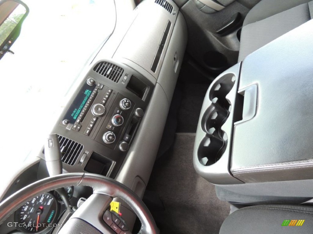 2010 Silverado 1500 LS Crew Cab - Victory Red / Dark Titanium photo #20