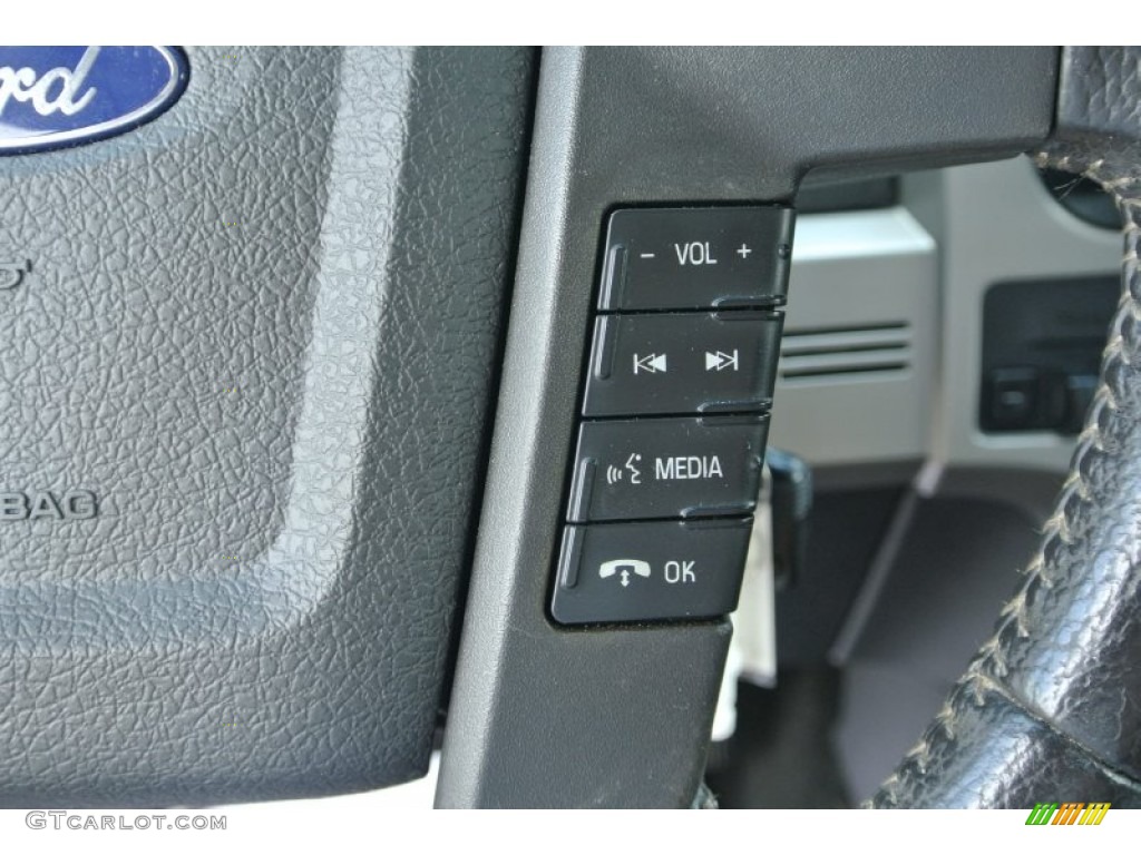 2010 Ford F150 Lariat SuperCrew 4x4 Controls Photo #83309481