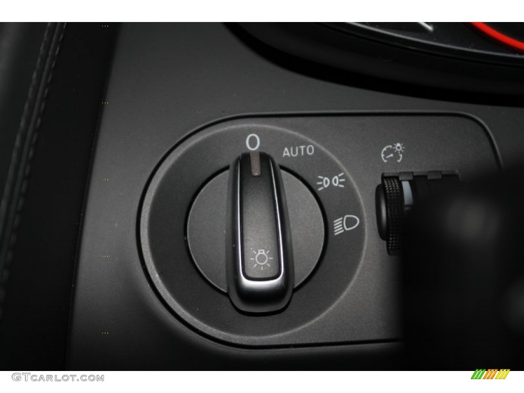 2011 Audi R8 5.2 FSI quattro Controls Photo #83310126
