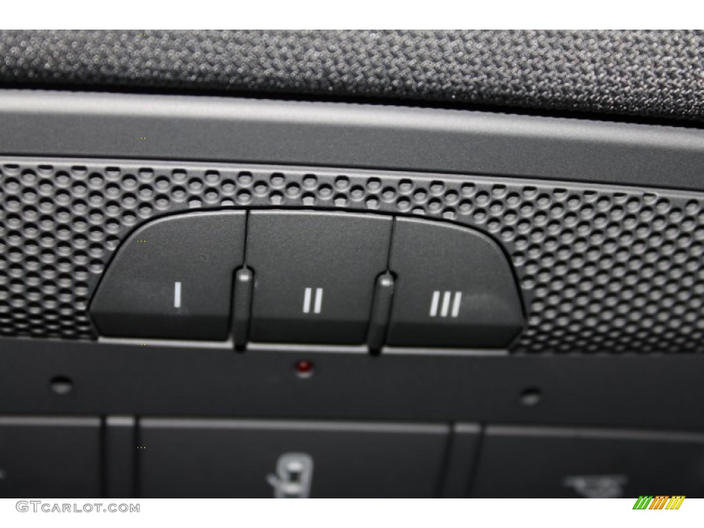 2011 Audi R8 5.2 FSI quattro Controls Photo #83310139