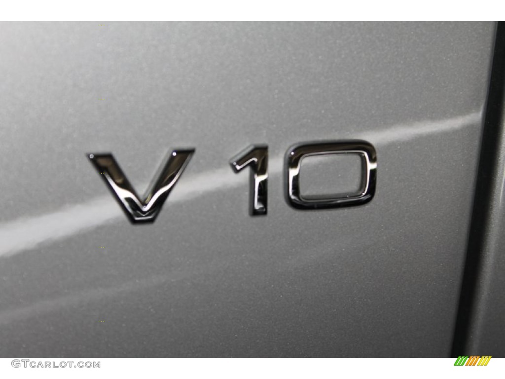 2011 Audi R8 5.2 FSI quattro Marks and Logos Photo #83310345
