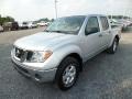 Radiant Silver Metallic - Frontier SE Crew Cab 4x4 Photo No. 3