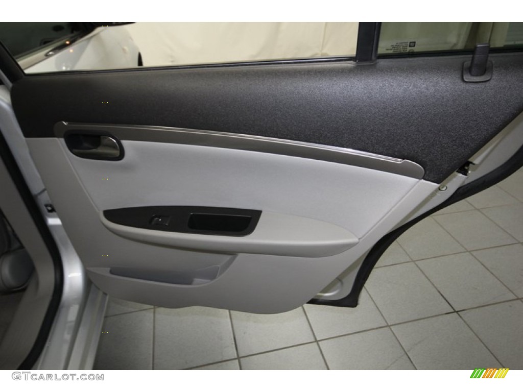 2009 Saturn Aura Hybrid Gray Door Panel Photo #83311686