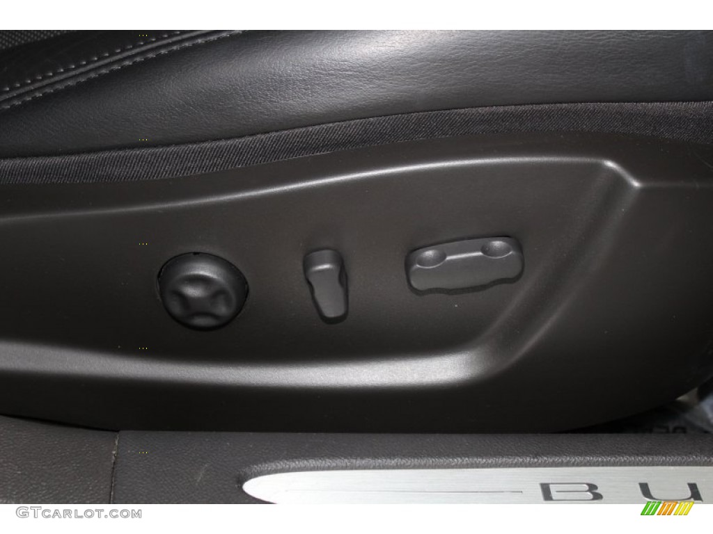 2006 Buick Lucerne CXS Controls Photo #83315745