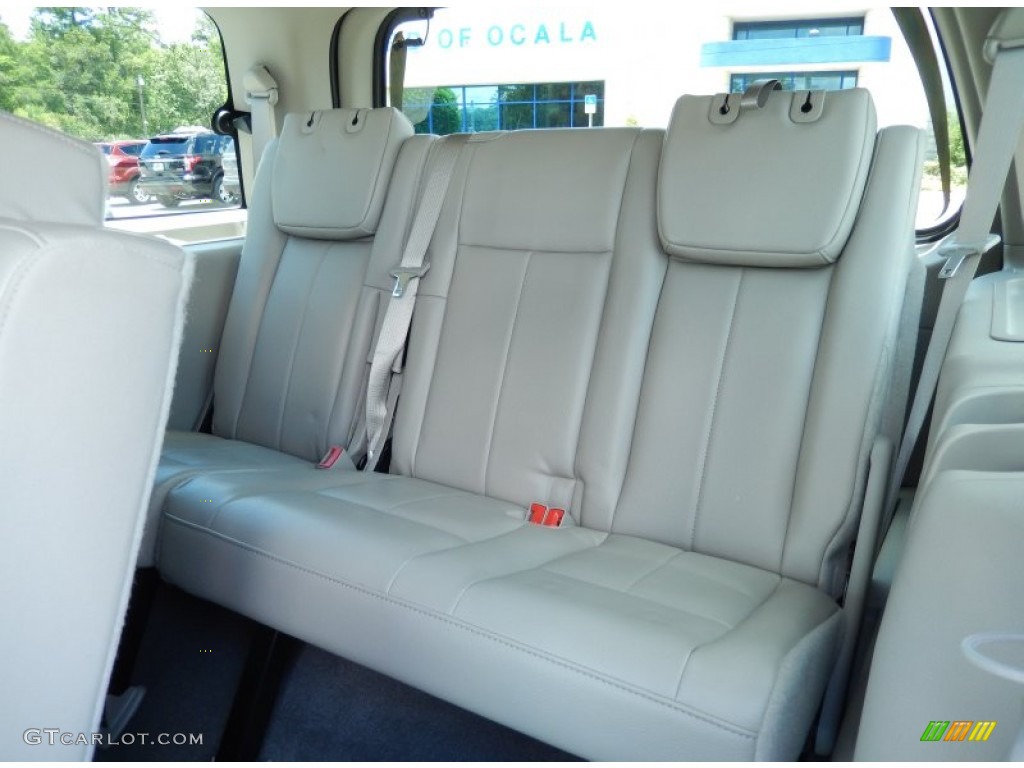 2009 Expedition XLT - Black / Stone photo #17