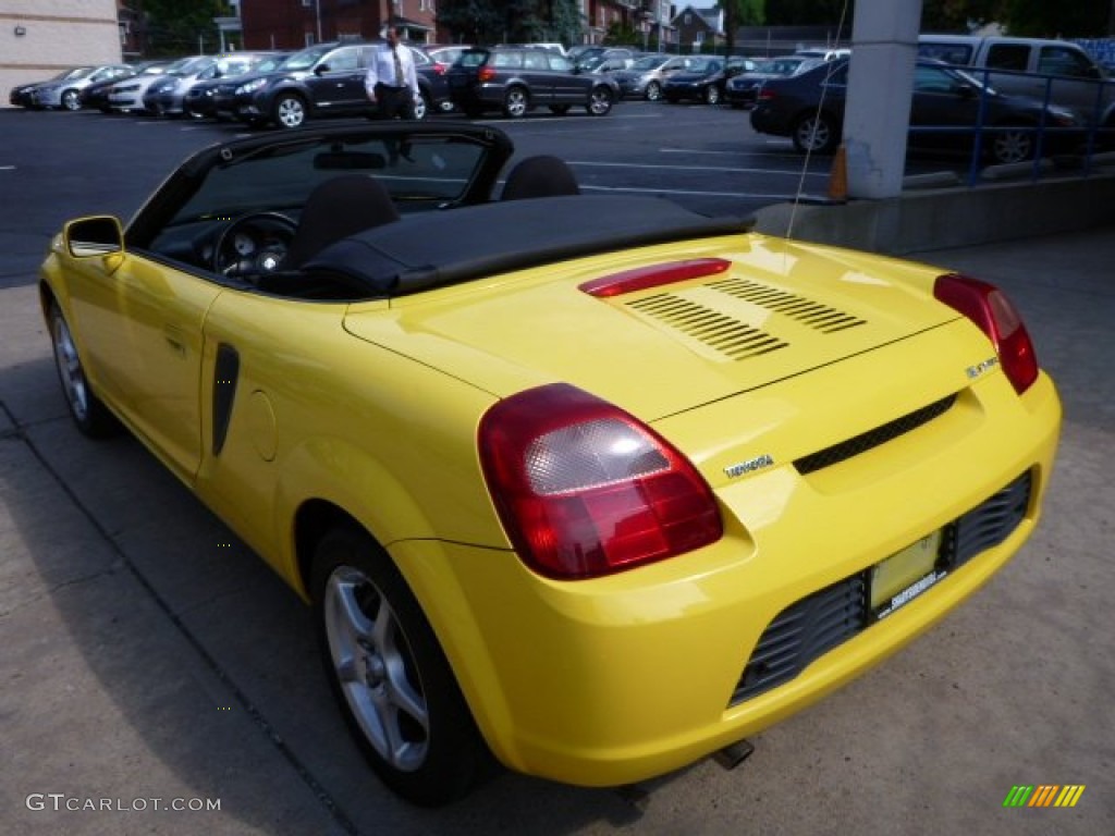 2002 MR2 Spyder Roadster - Solar Yellow / Black photo #12