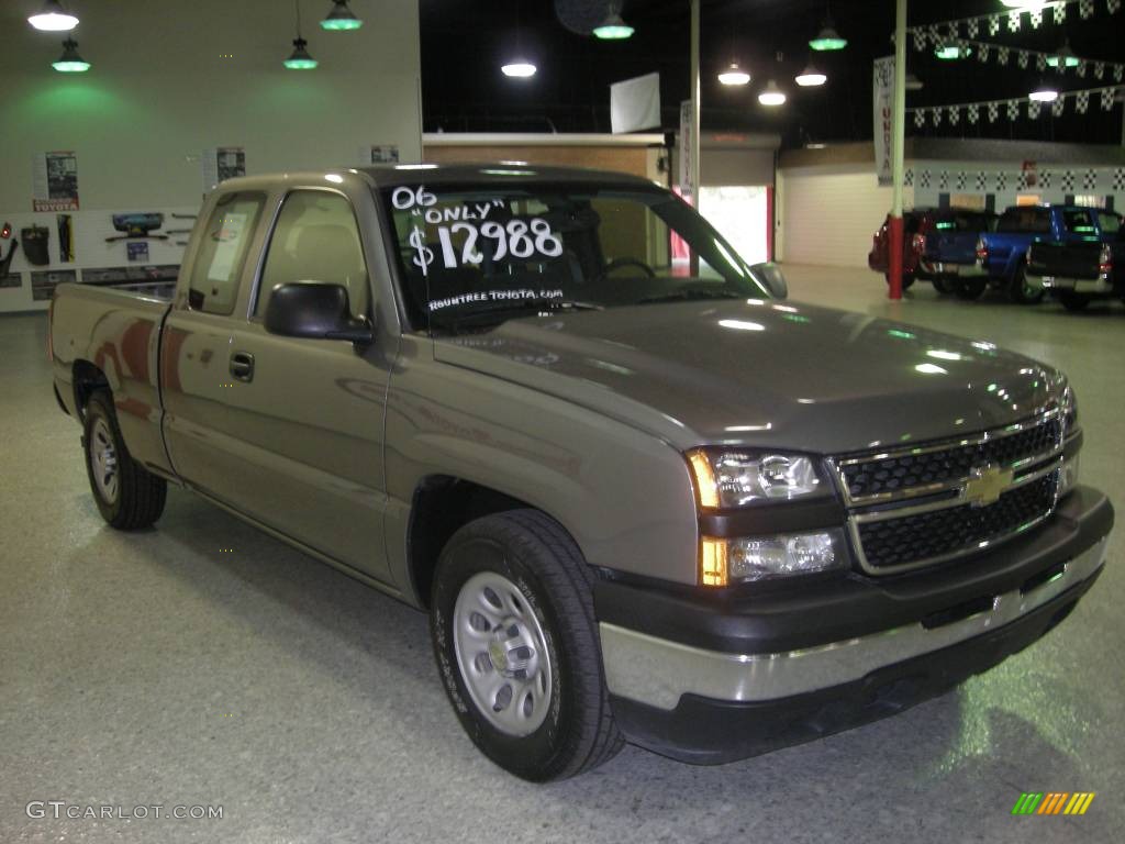 2006 Silverado 1500 Work Truck Extended Cab - Graystone Metallic / Dark Charcoal photo #5