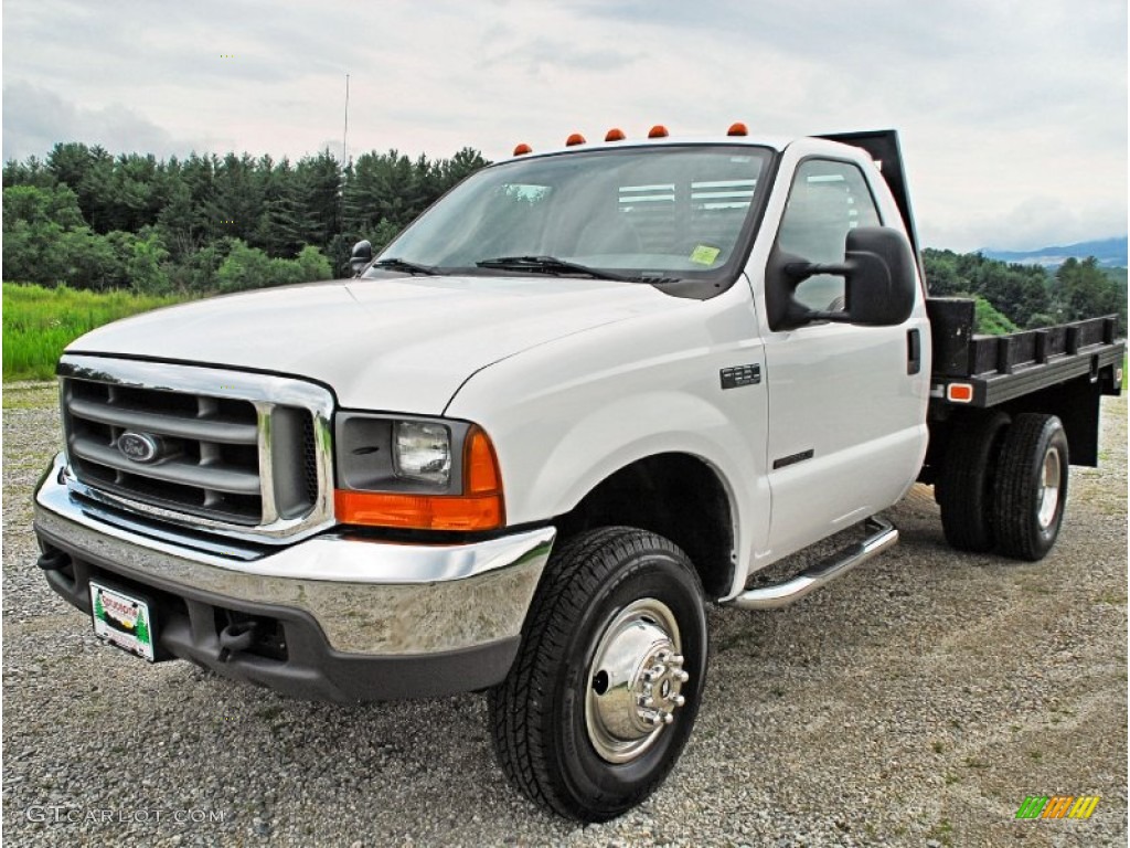 1999 F350 Super Duty XL Regular Cab 4x4 Chassis - Oxford White / Medium Graphite photo #1