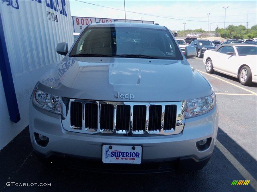 2013 Grand Cherokee Laredo - Bright Silver Metallic / Dark Graystone/Medium Graystone photo #2