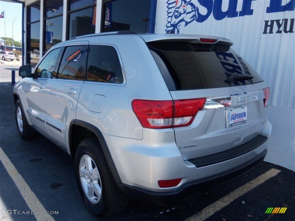 2013 Grand Cherokee Laredo - Bright Silver Metallic / Dark Graystone/Medium Graystone photo #6