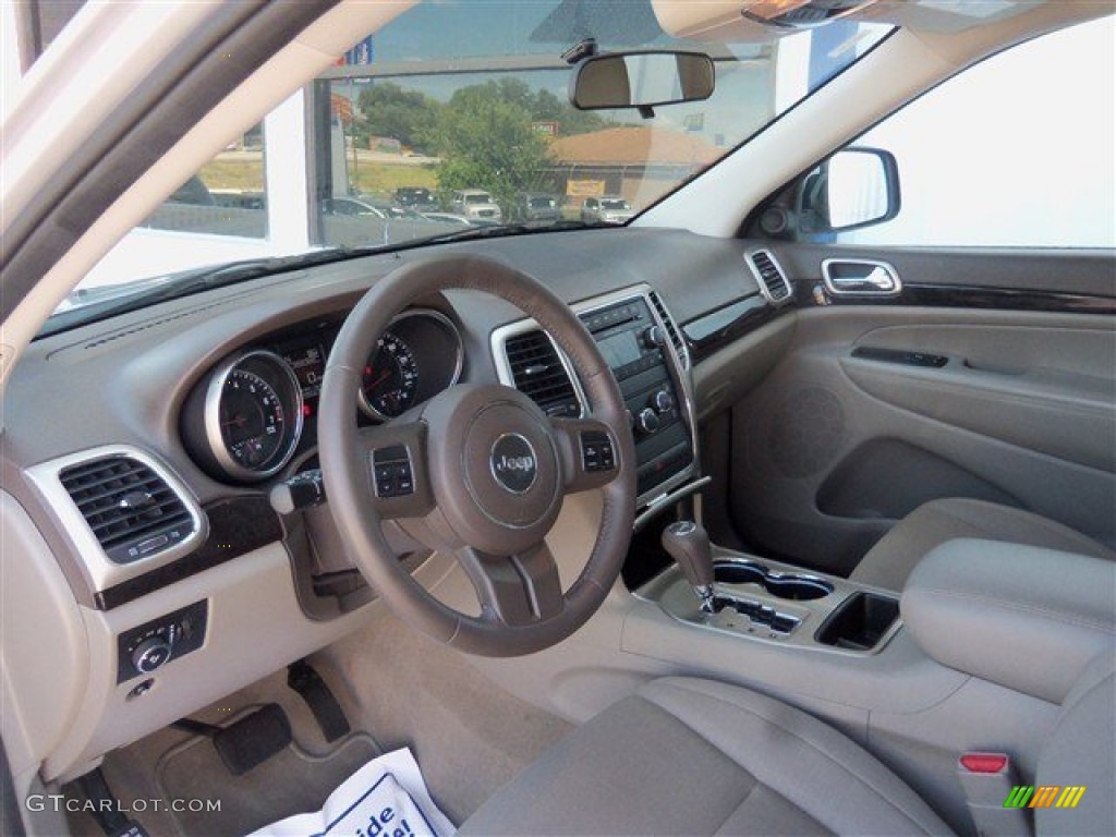 2013 Grand Cherokee Laredo - Bright Silver Metallic / Dark Graystone/Medium Graystone photo #11