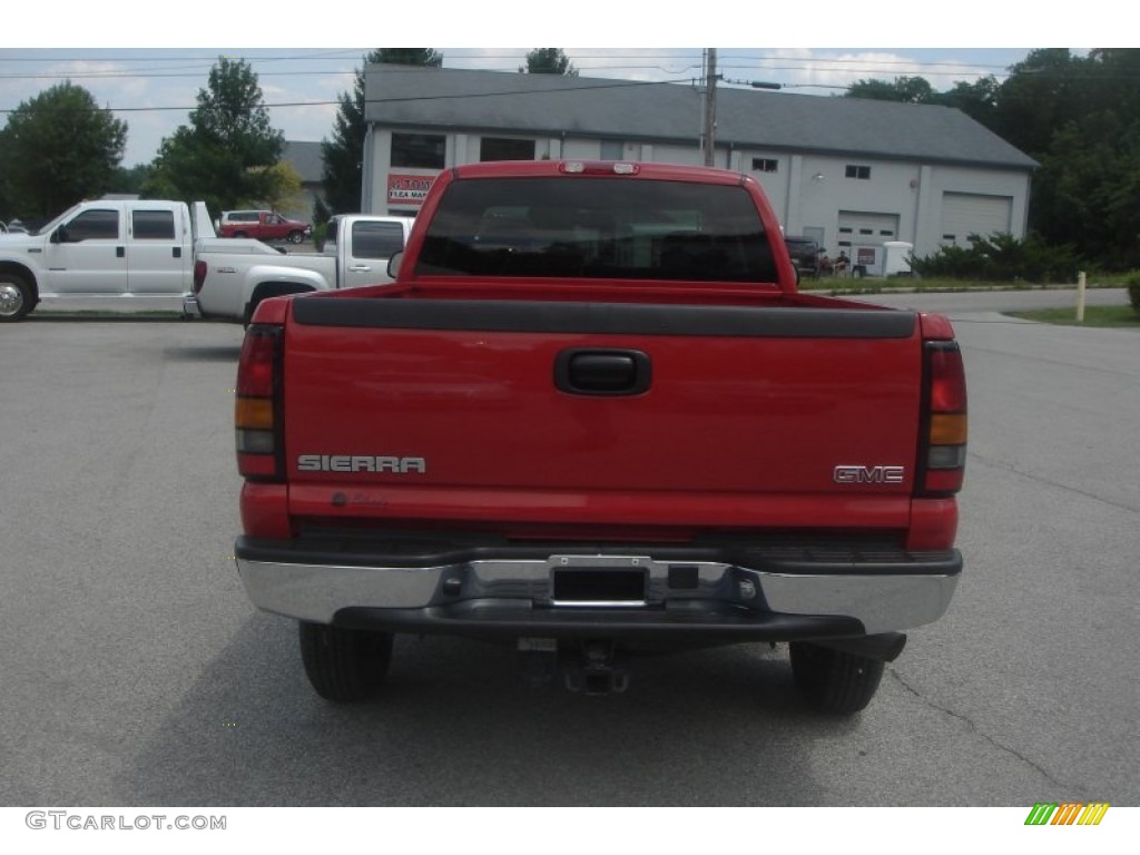 2005 Sierra 2500HD SLE Extended Cab 4x4 - Fire Red / Dark Pewter photo #3