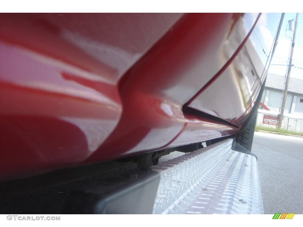 2005 Sierra 2500HD SLE Extended Cab 4x4 - Fire Red / Dark Pewter photo #21