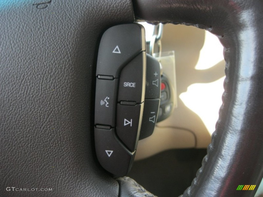 2007 Buick Lucerne CXL Controls Photo #83330040