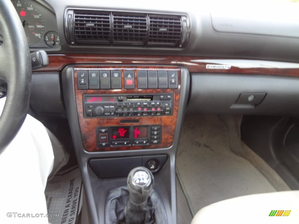 1997 Audi A4 2.8 quattro Sedan Controls Photos
