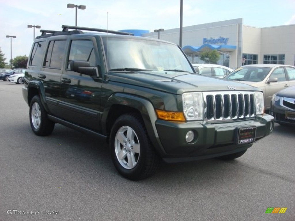 2007 Commander Sport 4x4 - Jeep Green Metallic / Medium Slate Gray photo #7