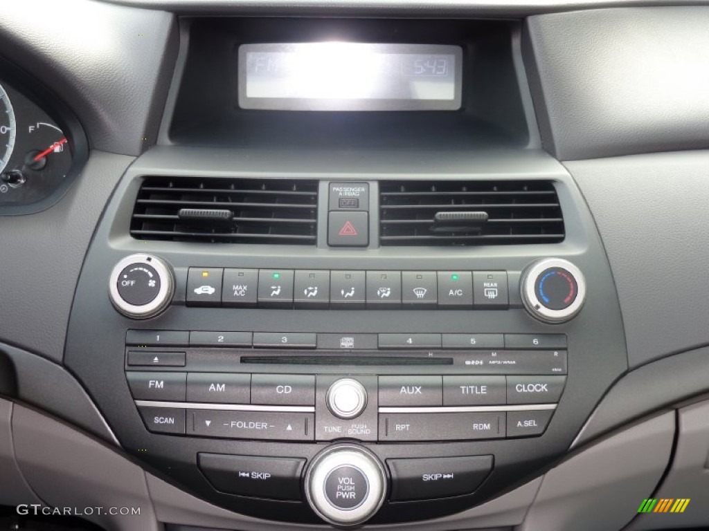 2009 Honda Accord LX-P Sedan Controls Photos