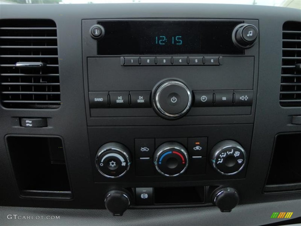 2013 Chevrolet Silverado 3500HD WT Regular Cab 4x4 Dually Controls Photo #83337384