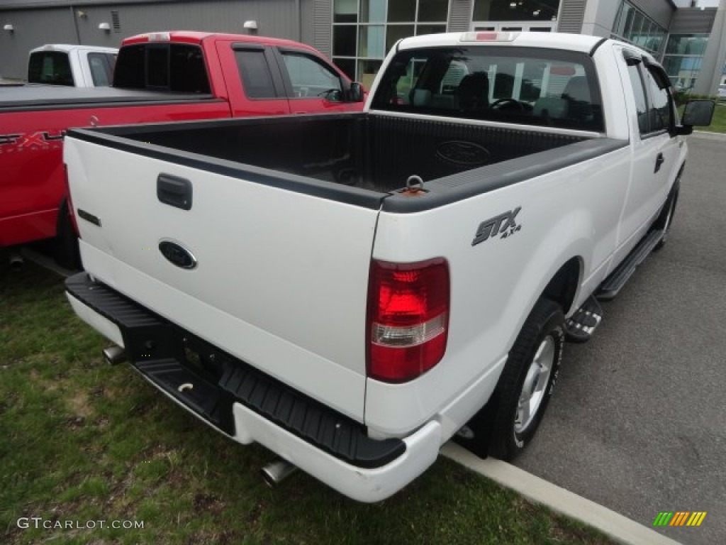 2004 F150 XLT SuperCab 4x4 - Oxford White / Medium Graphite photo #3