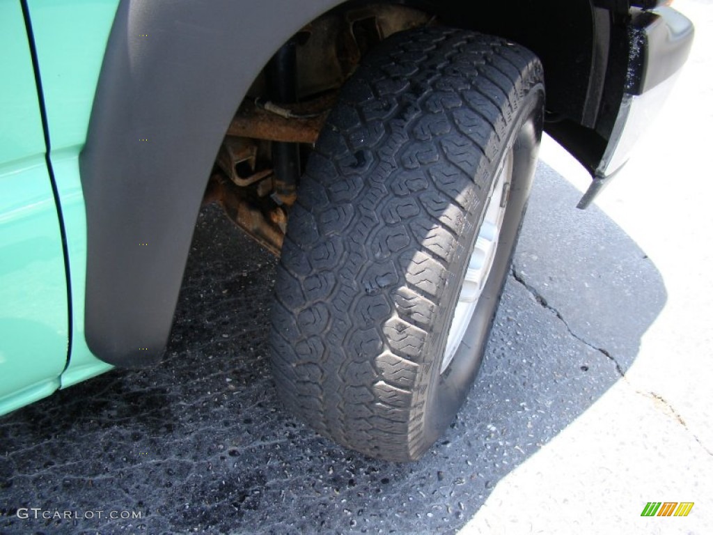 2003 Suburban 2500 4x4 - Fleet Mint Green / Tan/Neutral photo #22