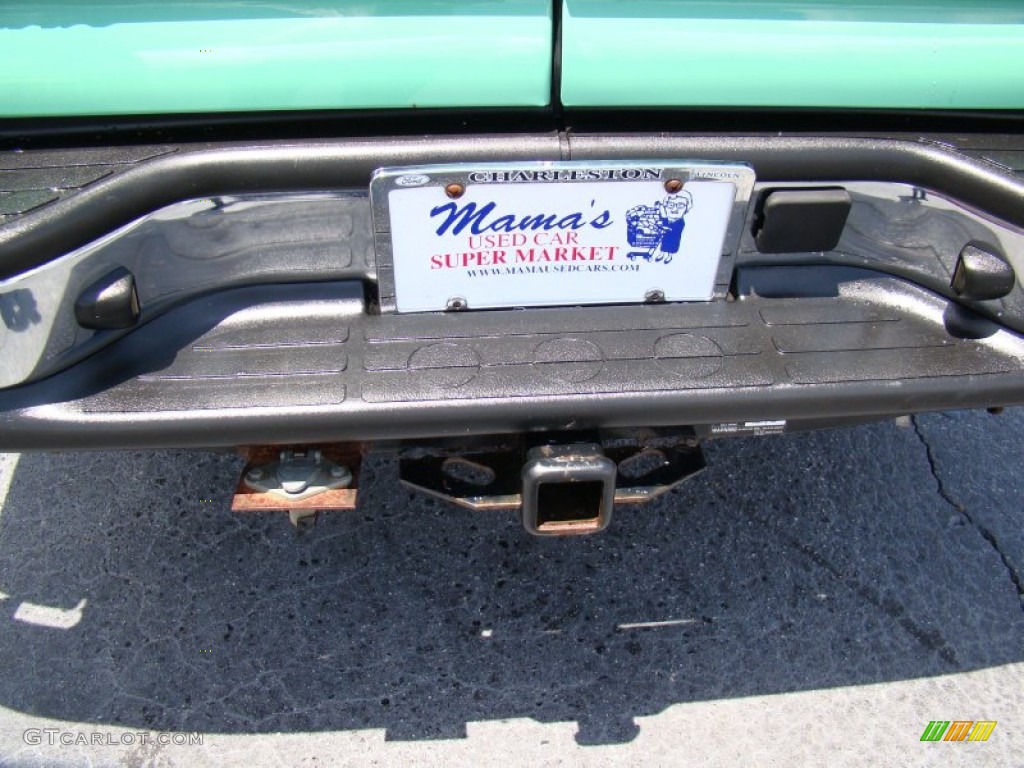 2003 Suburban 2500 4x4 - Fleet Mint Green / Tan/Neutral photo #30