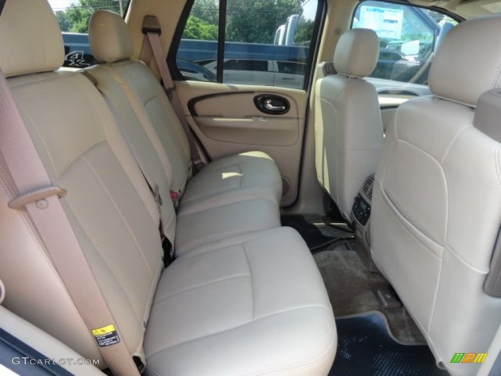 2004 Buick Rainier CXL AWD Rear Seat Photos