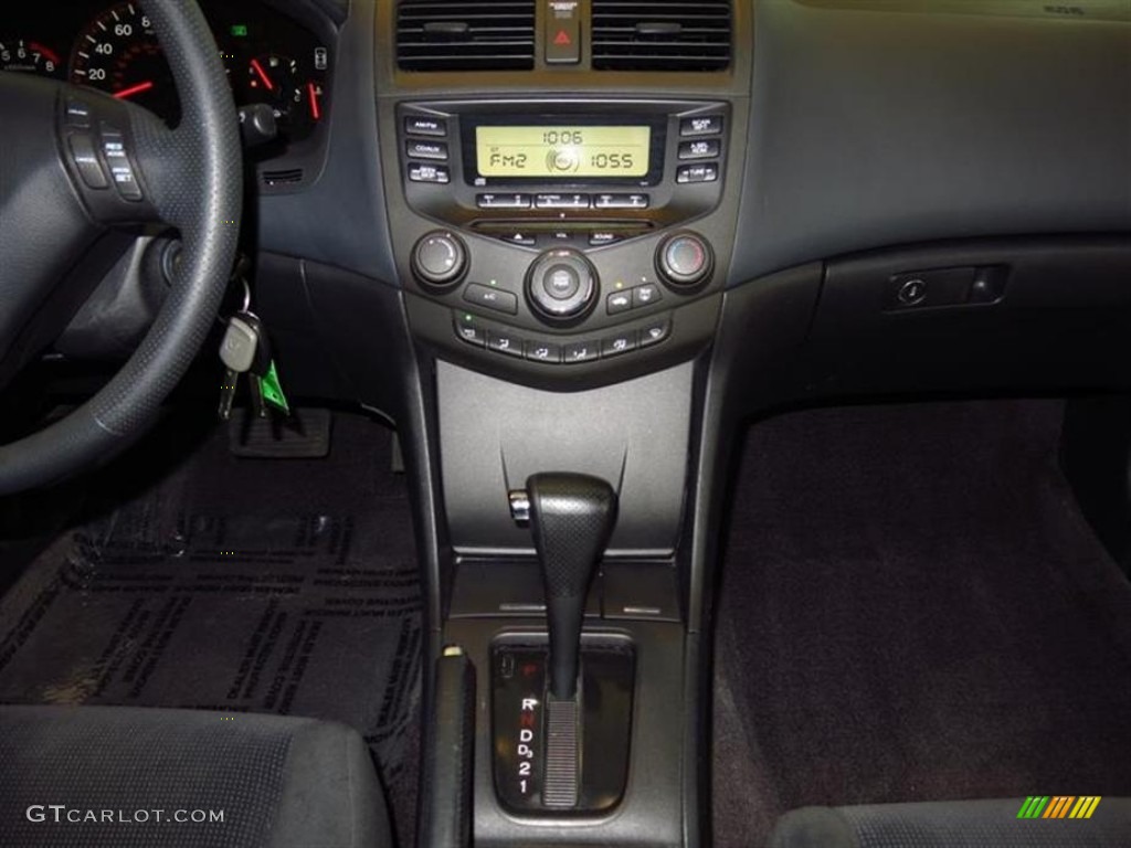2005 Honda Accord LX Coupe Controls Photo #83342059