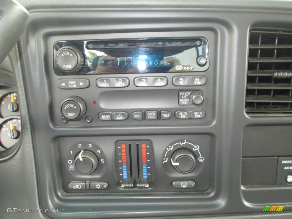 2003 Chevrolet Silverado 1500 LS Extended Cab Controls Photo #83344258