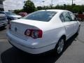 Candy White - Passat Komfort Sedan Photo No. 3