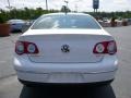 Candy White - Passat Komfort Sedan Photo No. 4